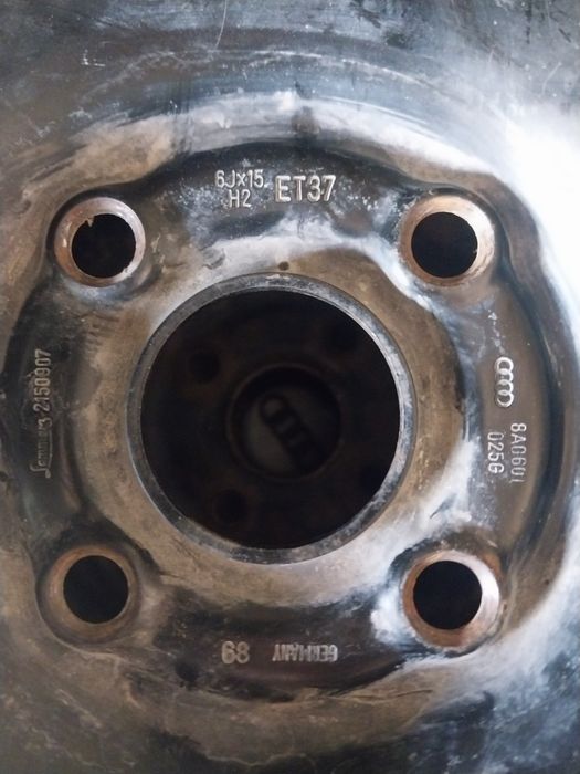 Срочно продам диски с пакришкой на ауди