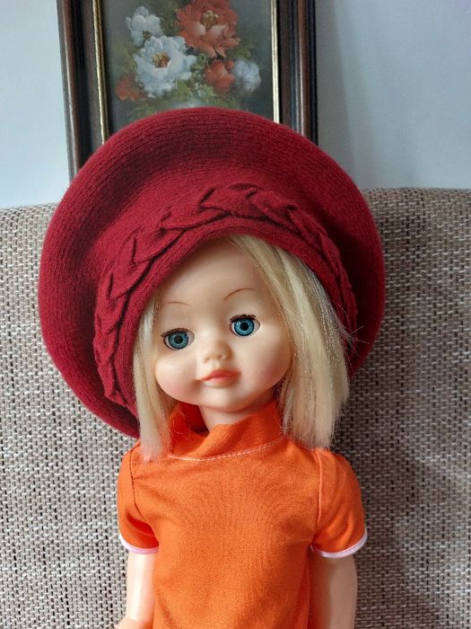 Splendida caciula/bereta grena, dubla, de lana cu impletitura