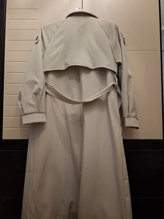 Плащ на весну-осень новый