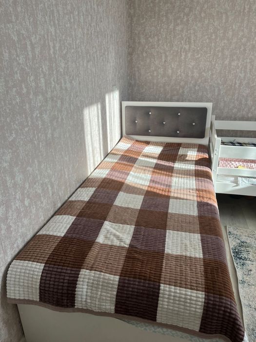 Продам спальную кровать