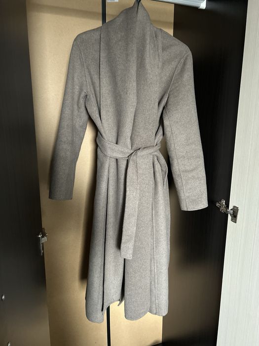 GAP уникално палто с вграден сваляем шал