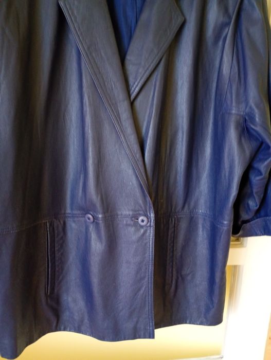 Scurta dama din piele