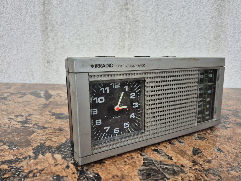 Radio cu ceas  irradio CQR-10 made in Italy