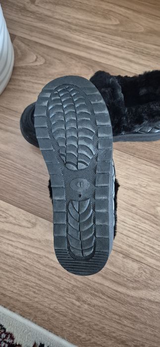 Продам новые утеплённые лоферы