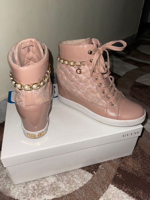 Ghete guess.  , culoare roz Pal , mărime 39