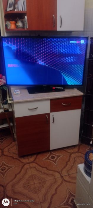 Vând  Smart Tv Samsung 120cm.