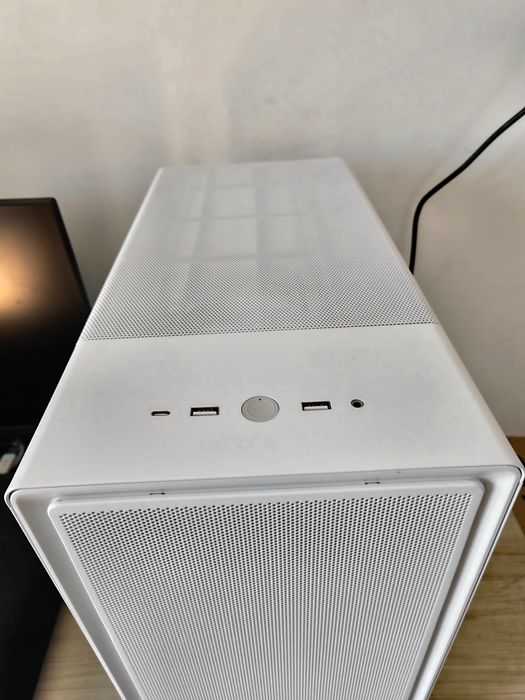 Геймърски компютър Ryzen 5 3600 / RX 5700 XT 8GB / 16GB RAM / 500GB NVMe