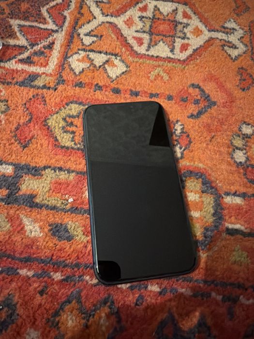 Iphone 11  черный