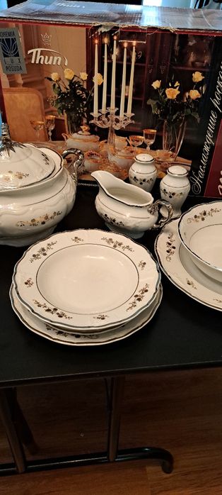 Продаю столовый сервиз.