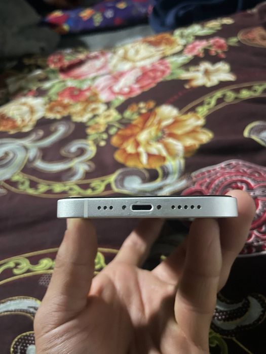 Iphone 12 iCloud ga tushgan