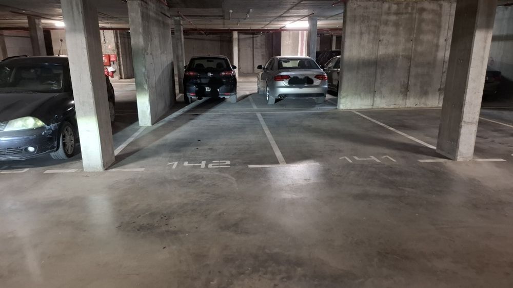 Под наем подземно паркомясто Томов Плаза
