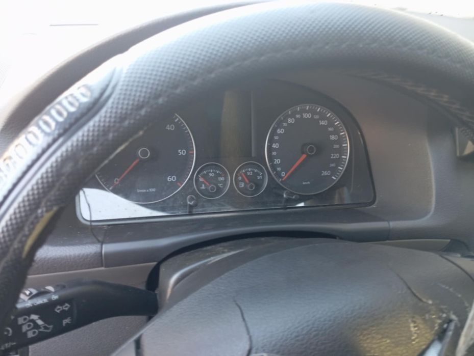 Продавам Vw Touran 2.0 170 6  BMN скорости НА ЧАСТИ