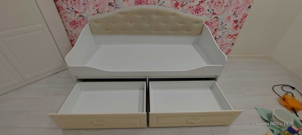 Кровать подростковая.