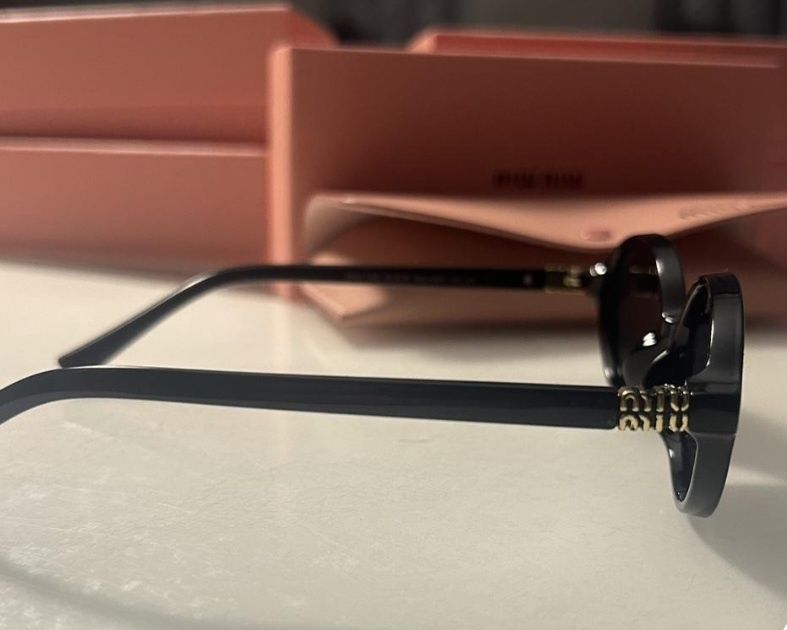 Ochelari de soare Miu Miu originali NOI – model oval retro