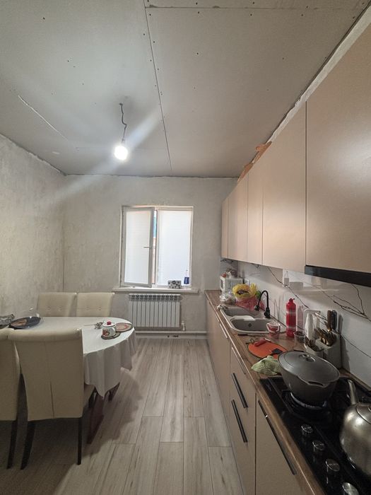 Дом мансардный в мкр. Сая.