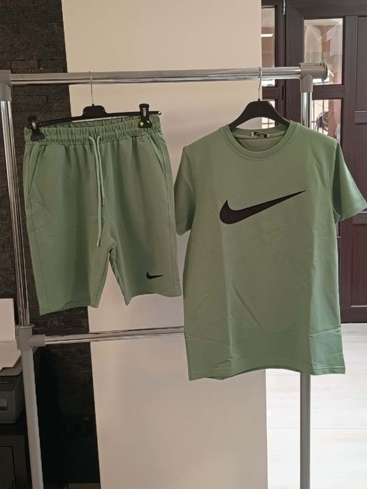Compleu barbati Nike verde