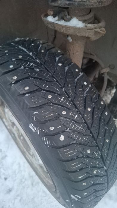 Продам  резину с дисками зимняя шипы