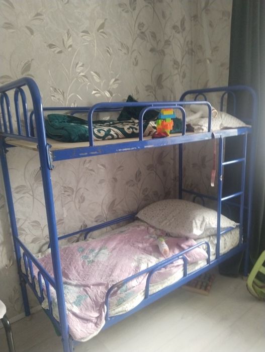 Двухъярусная кровать