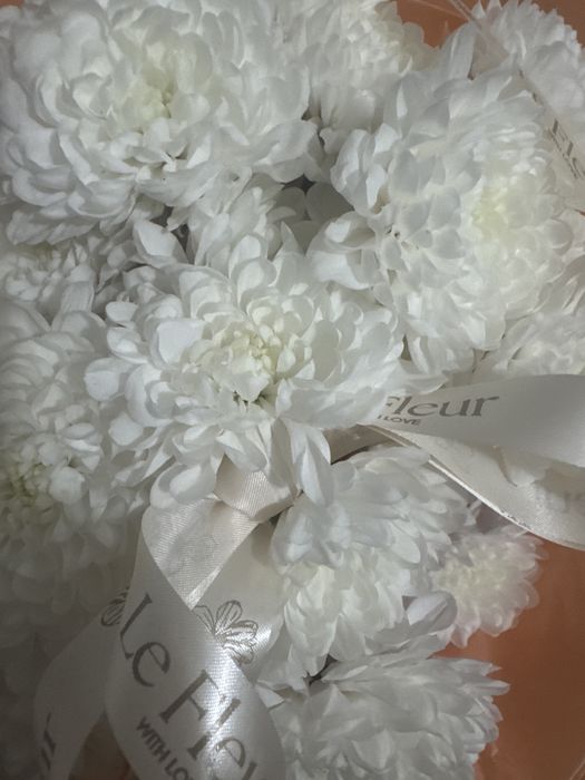 Цветы свежие белые