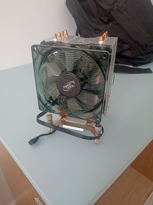 Башенный кулер Deepcool (тихий и эффективно охлаждает)