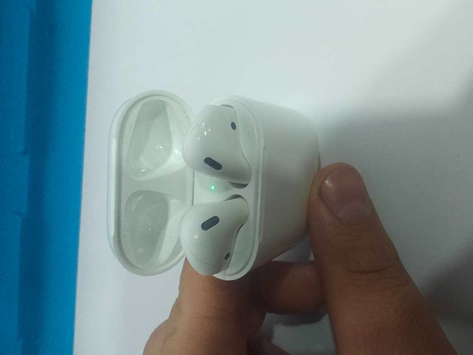 Продам наушники airpods 1 ( оригинал )