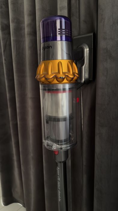 Dyson V15 Detect Absolute - echipat complet ( ca nou )