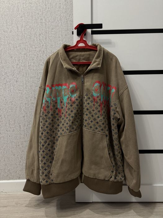 Продам бомбер- джинсовка