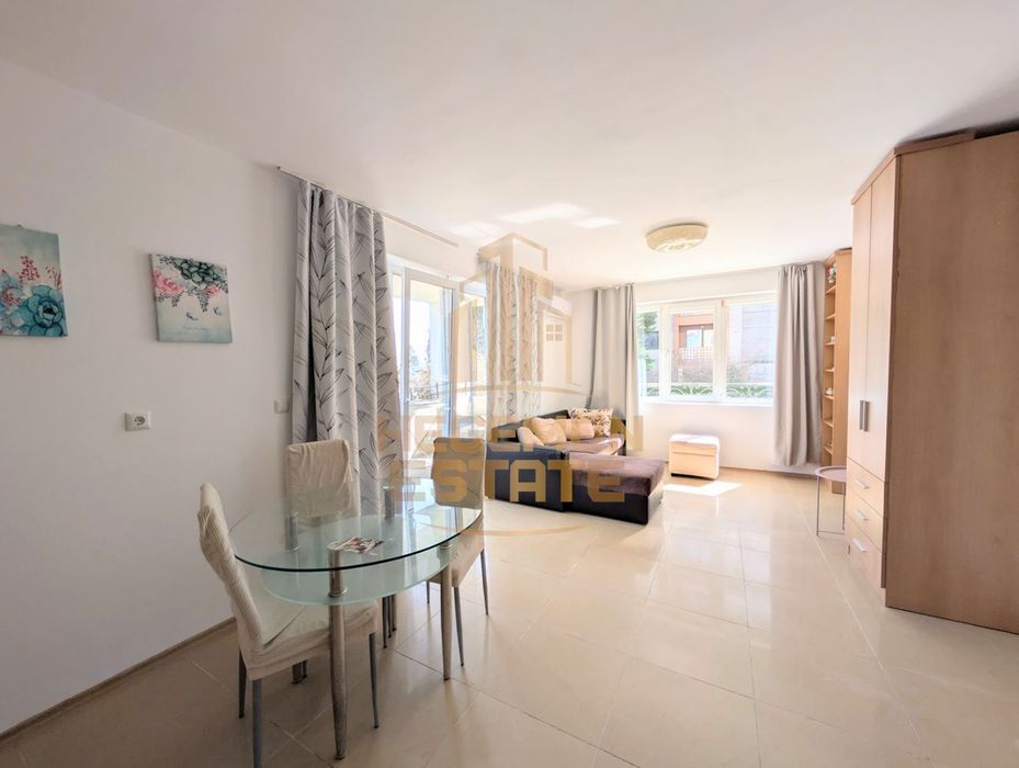 Продава се Двустаен апартамент в к.к. Св.Св. Константин и Елена - 75 кв.м за 1020 €/кв.м - Снимка #1