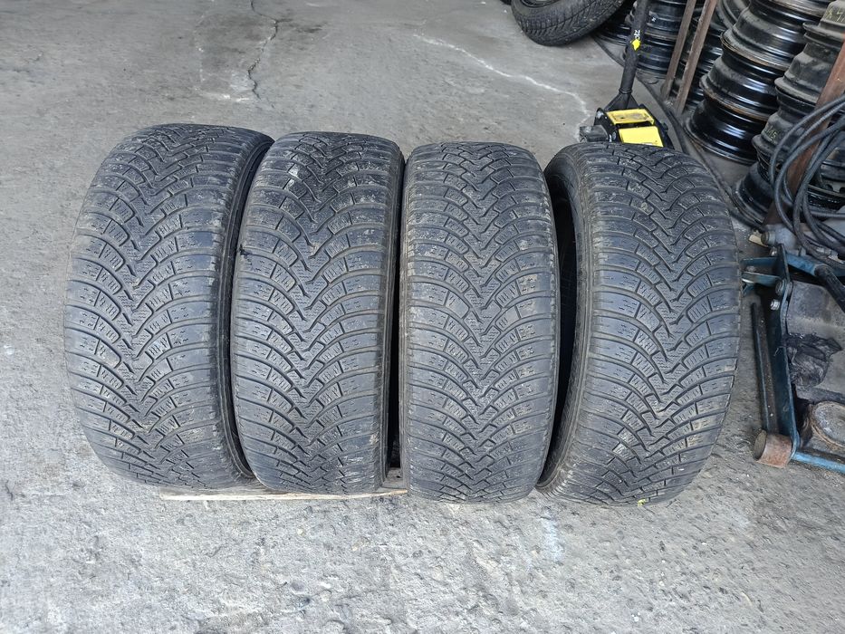 Зимни гуми -17цола -215/55-1бр.-40лв."FALKEN"