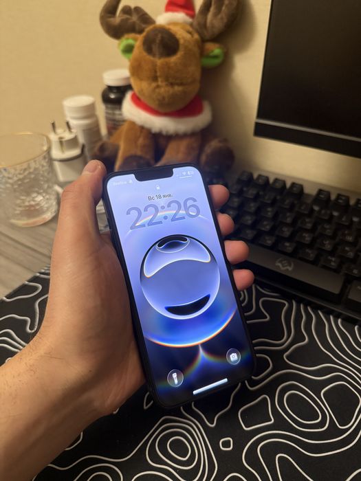 Продам Iphone 16e