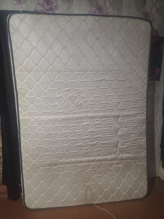 Продам матрас  для двухспальной кровати