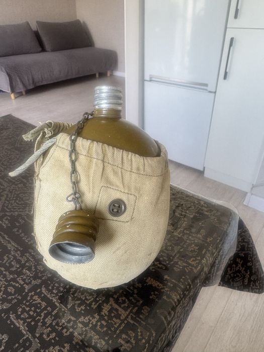 Фляжка военная, алюминиевая.