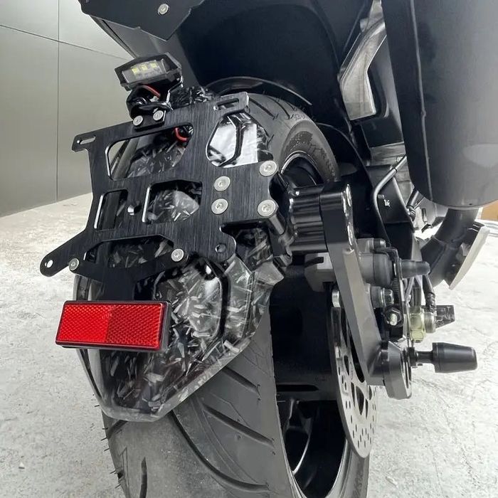 Заден калник + стойка за номер за Yamaha TMAX 530 / T MAX 560