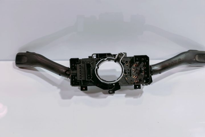 Bloc Lumini / Ansamblu manete, Cod 8L0953513G 4B0953503F Volkswagen V