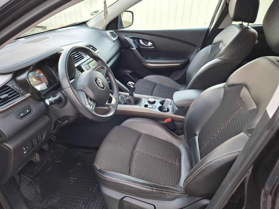 Renault Kadjar X-Mod 2016
Motorizare 1.6 dCi 130 cp EURO 6
An fabricatie 26-11-2015
Cutie manuala 6+1
Tractiune fata
173.323 km reali si verificabil