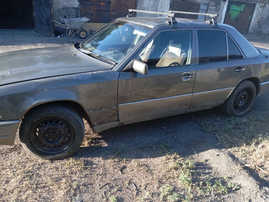 Мерседес 124 продам.