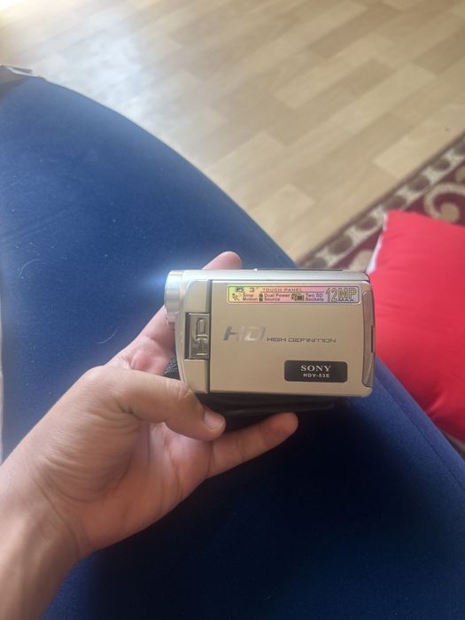 Продаю камеру Sony HDV-53E