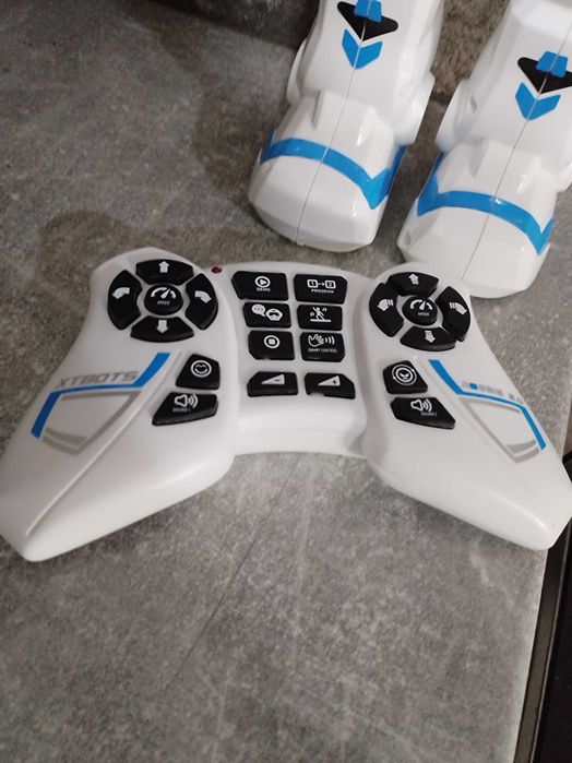 Робот с дистанционно управление