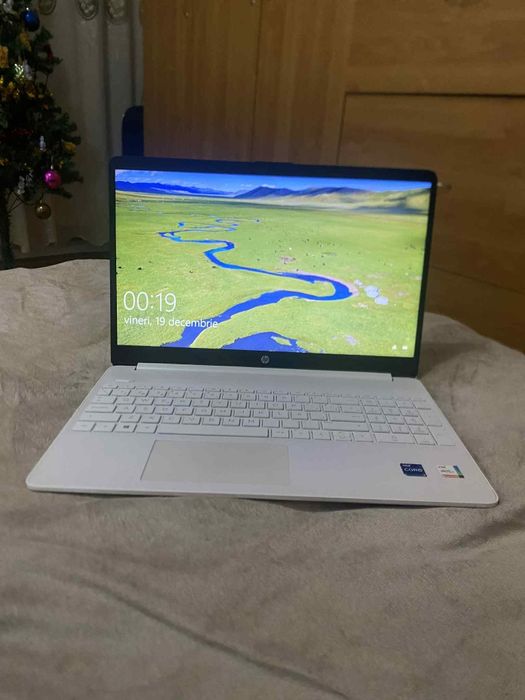 Vând leptop HP i7