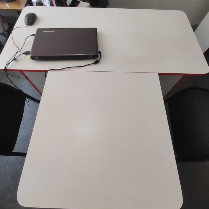 Продам стол офисный