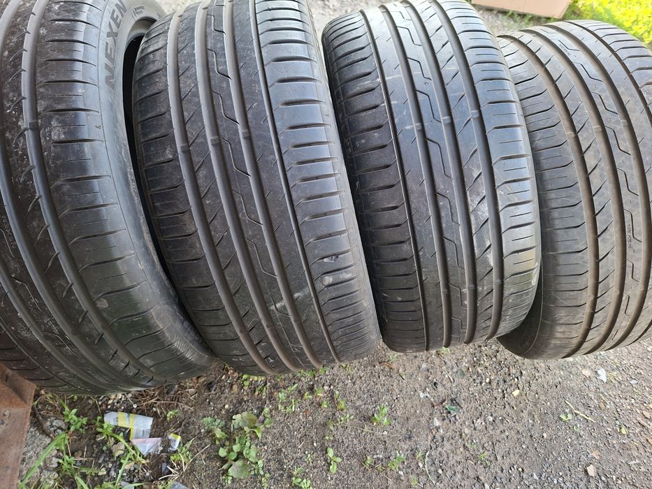 Продам шины. 245/40/19  нексен