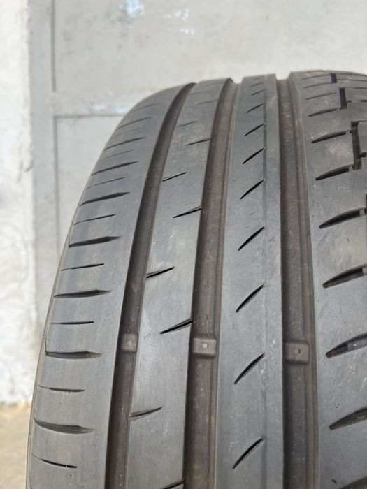 2 бр. летни гуми 235/45/19 Continental DOT 0419 5+ mm