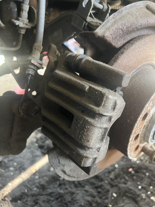 Etrier etriere spate vw golf 6