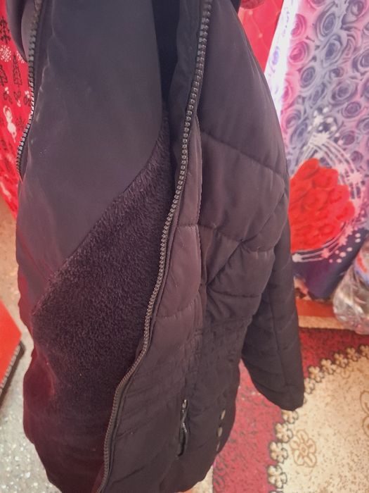 Продава се  комплекти има лек коментар