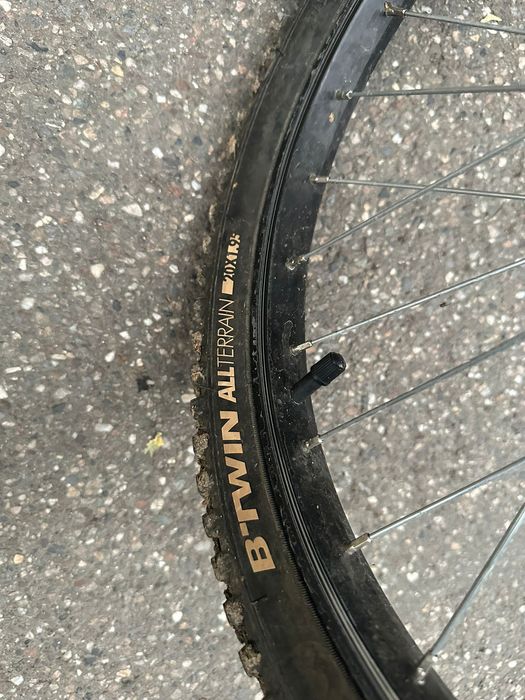Vând bicicleta BTWIN 20’
