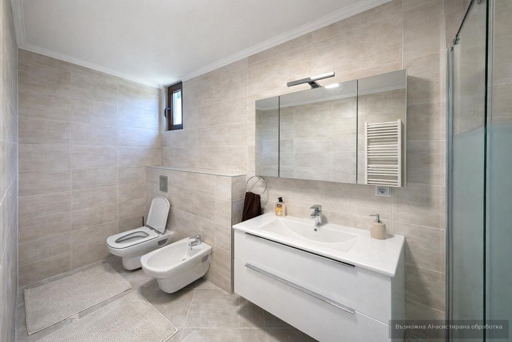 Дава се под наем Тристаен апартамент в Варна, Изгрев - 115 кв.м за 797.64 € - Снимка #1