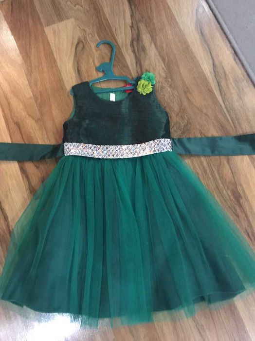 Нарядные платья для девочки 104 - 116