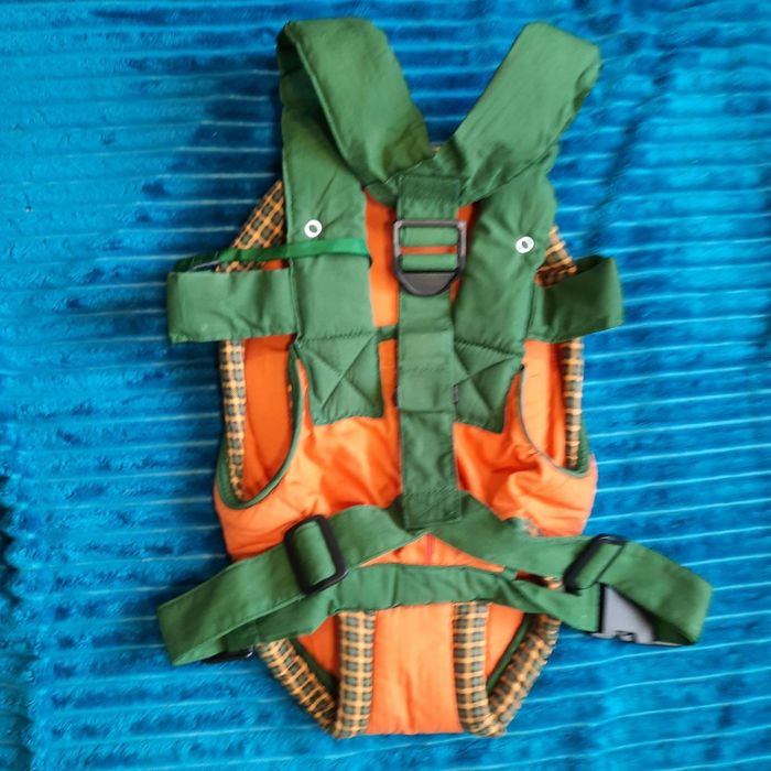 Продаю рюкзачок-переноску для малыша