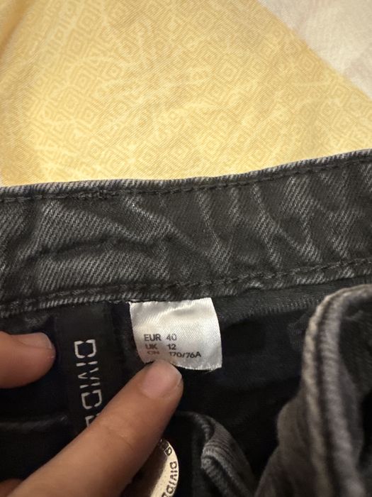 Черна пола H&M.