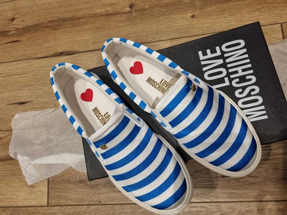 LOVE MOSCHINO нови и оригинални